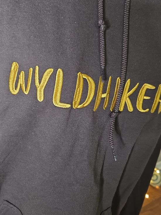 Gildan Brown 'WYLDHIKER' Hooded Sweatshirt with Gold Embroidery Size L - Picture 7 of 8